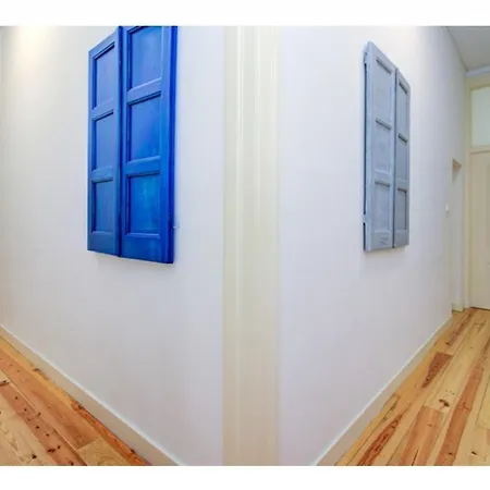 Houze_central In Alcantara * Lisboa